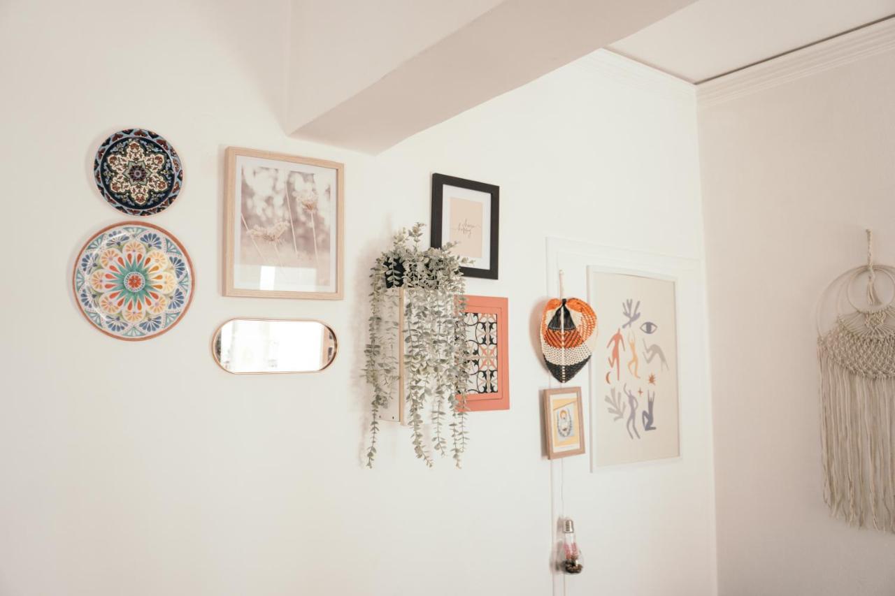 Villager'S Art Apartment Paradeísion Екстериор снимка